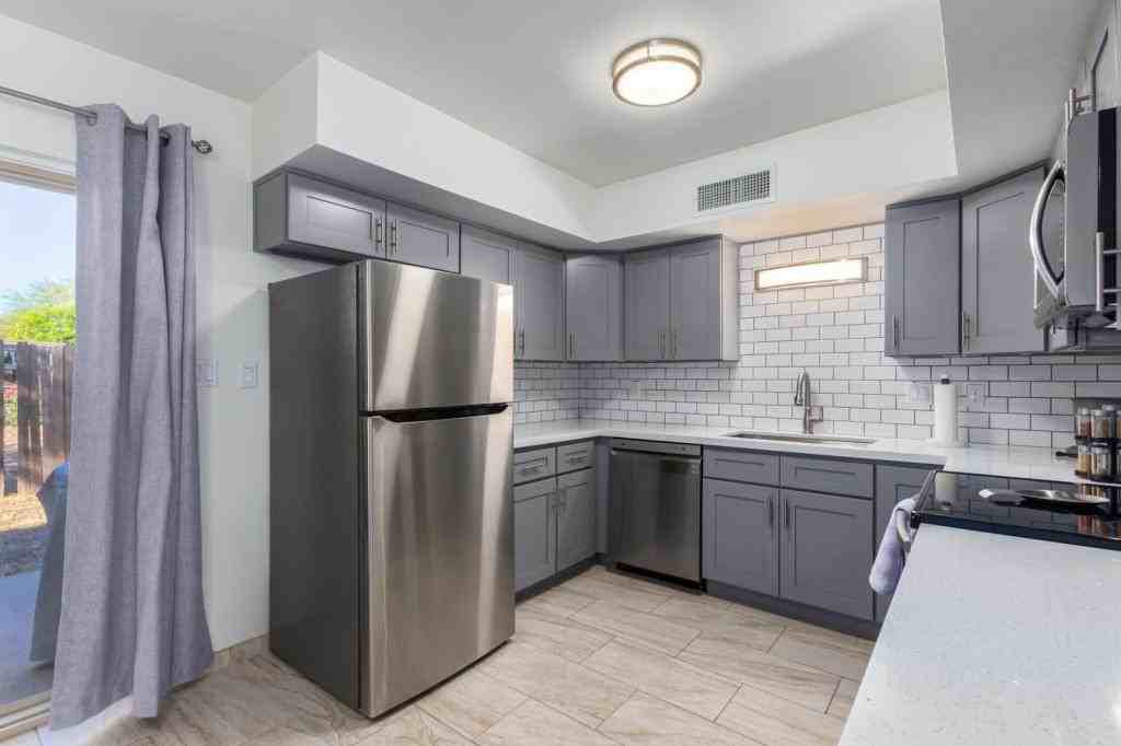 1629 E 13th St - Photo 7 of 24