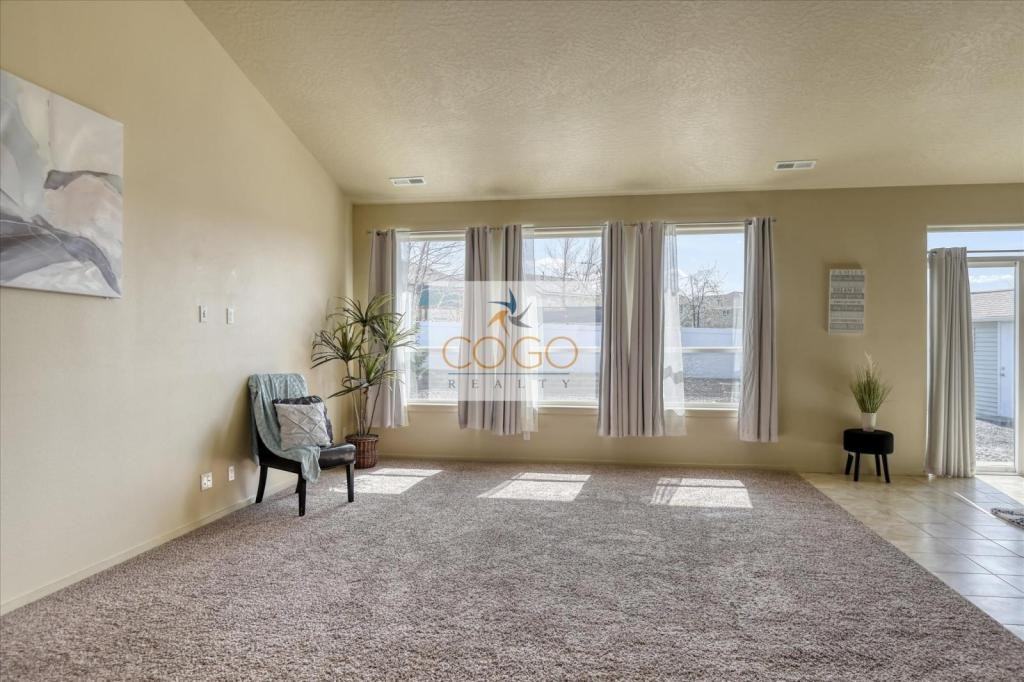 4342 W Magrath Dr - Photo 3 of 34