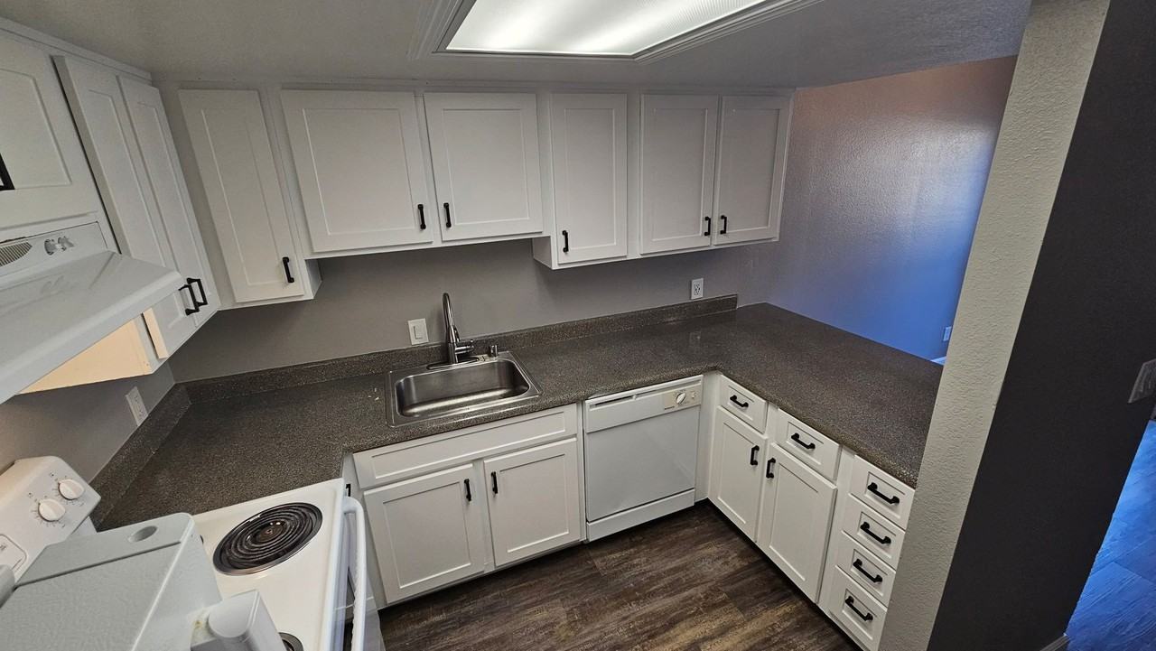 Cherry Blossom Apartments - Photo 4 of 9