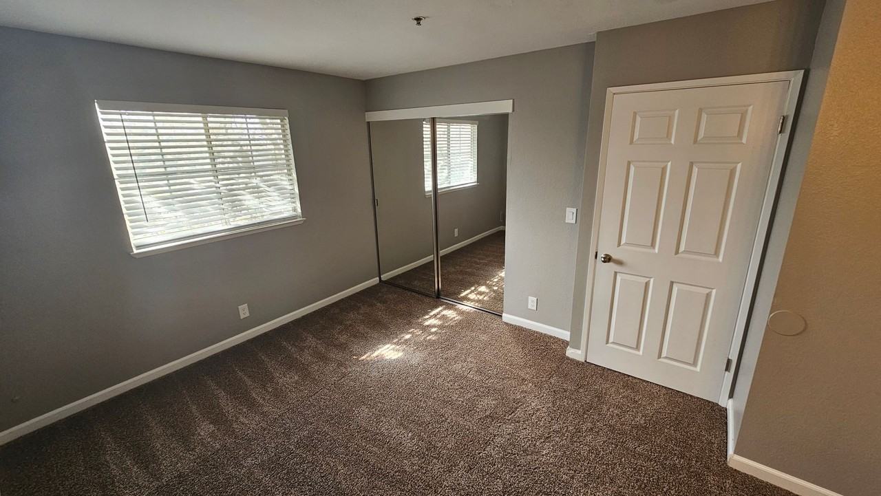 Cherry Blossom Apartments - Photo 6 of 9