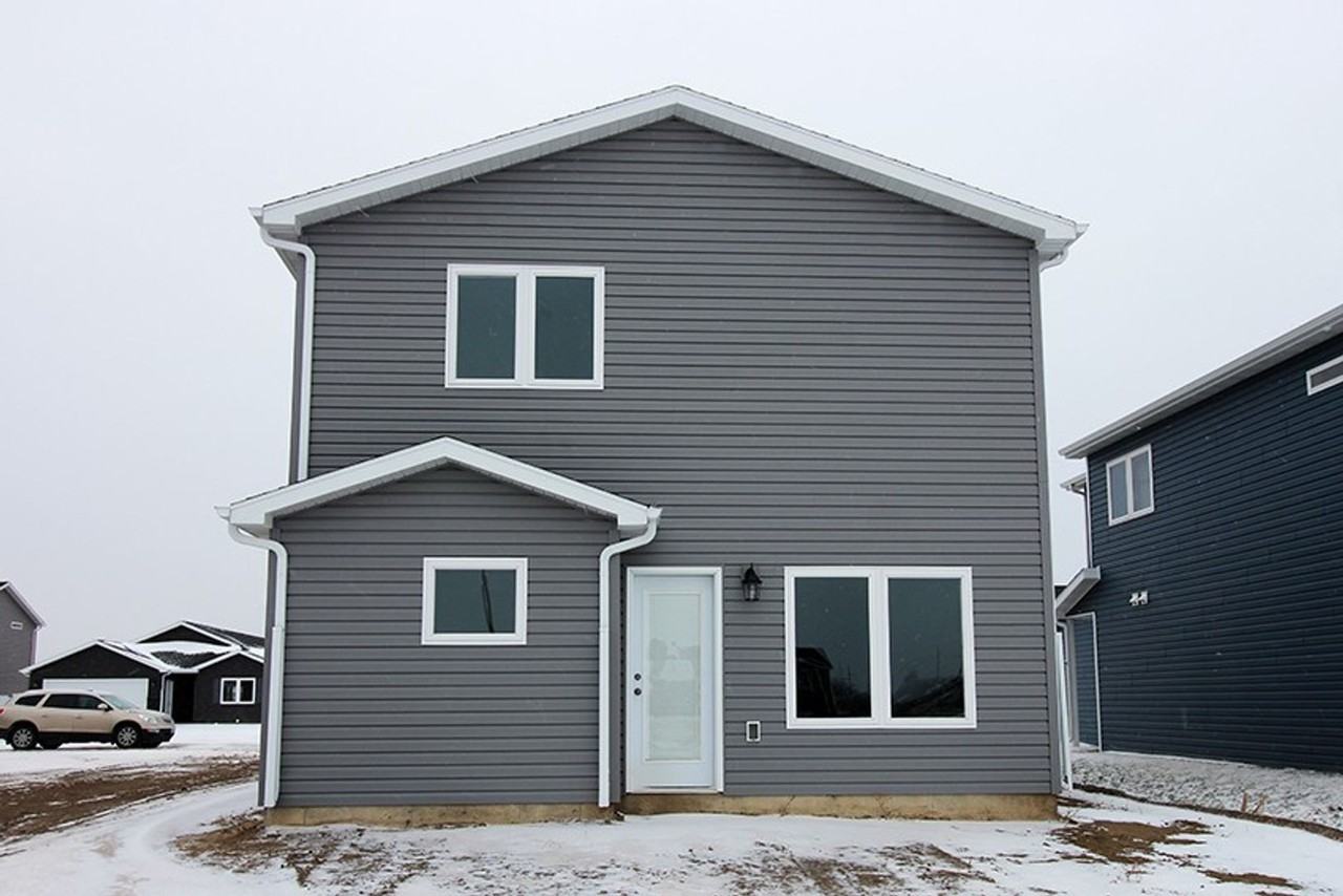 3820 24th St Se - Photo 2 of 19