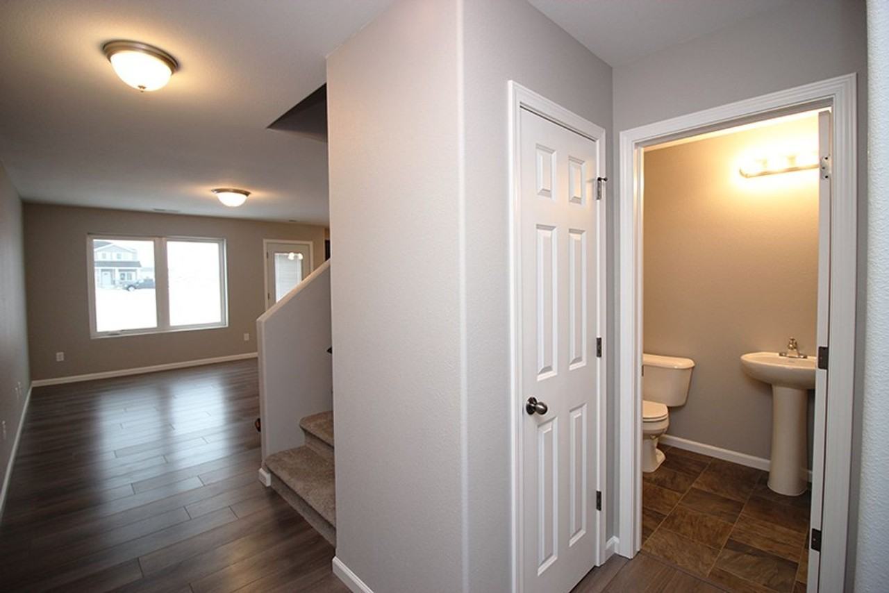 3820 24th St Se - Photo 3 of 19