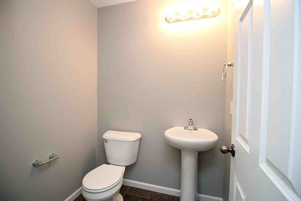 3820 24th St Se - Photo 5 of 19