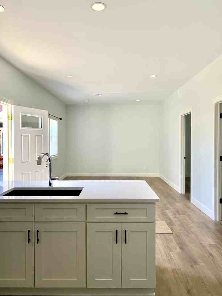 50 Fairview Ave - Photo 3 of 10