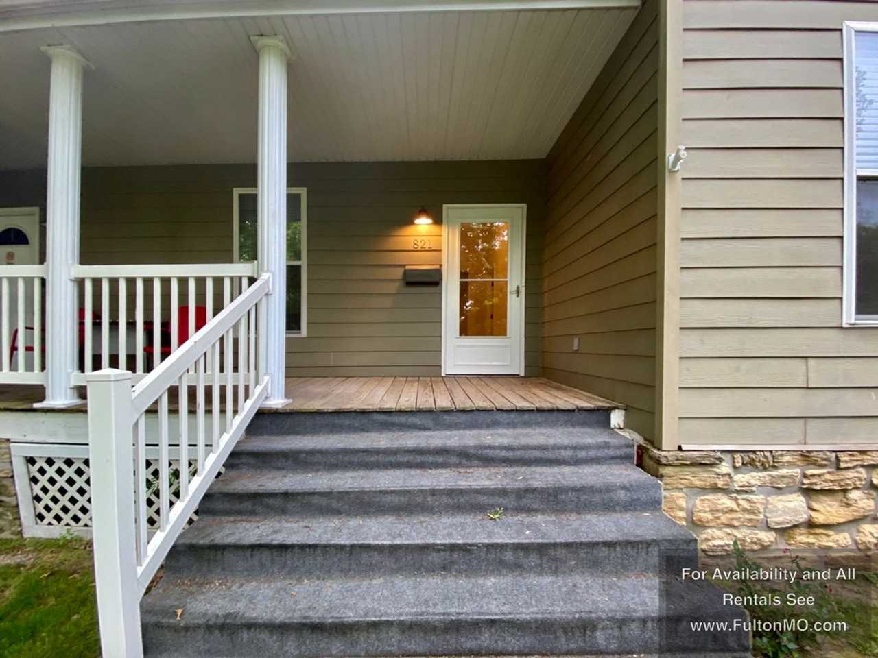 821 Court St - Photo 2 of 22