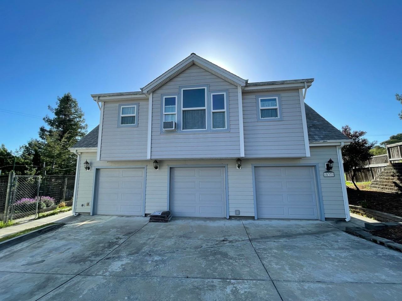 837 Bantam Way