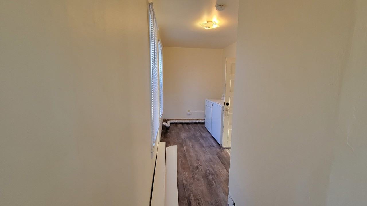 1563 E Madison St - Photo 7 of 10