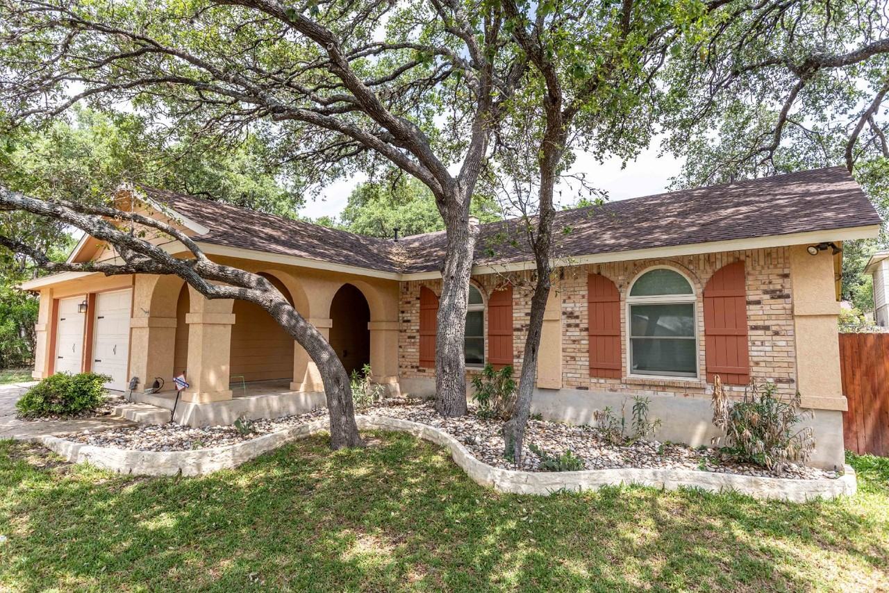 2331 Bluffridge St - Photo 2 of 40