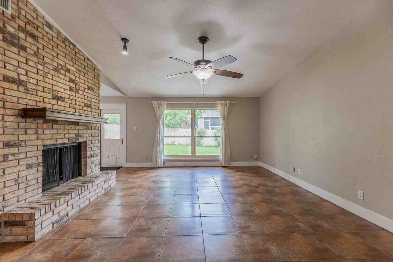 2331 Bluffridge St - Photo 5 of 40
