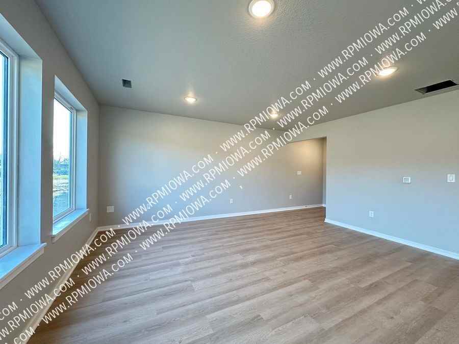 2020 Otley Ave - Photo 3 of 20