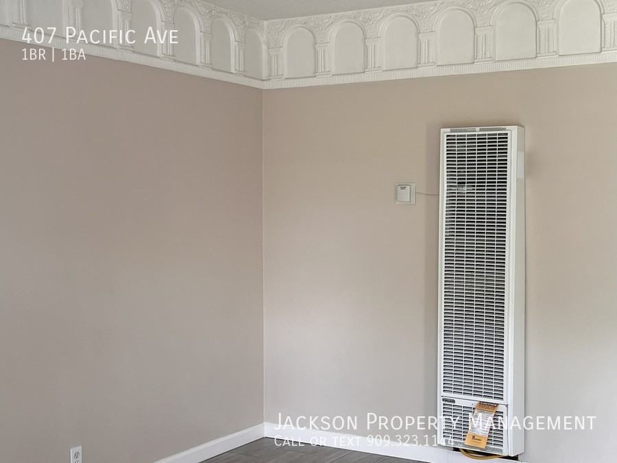 407 Pacific Avenue - Photo 2 of 10