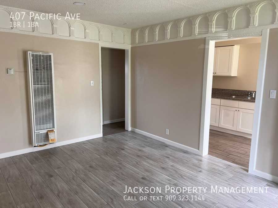 407 Pacific Avenue - Photo 3 of 10