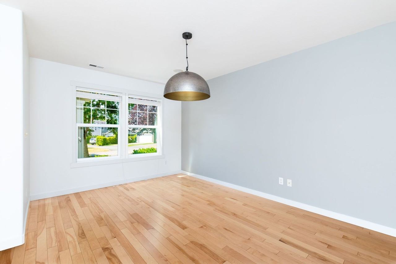 8638 230th Way Ne - Photo 3 of 20