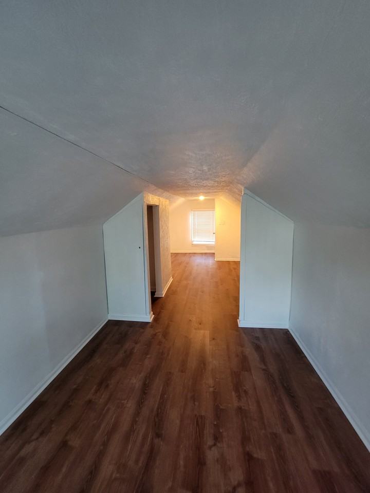 4015 Valley View Dr #NA - Photo 4 of 10