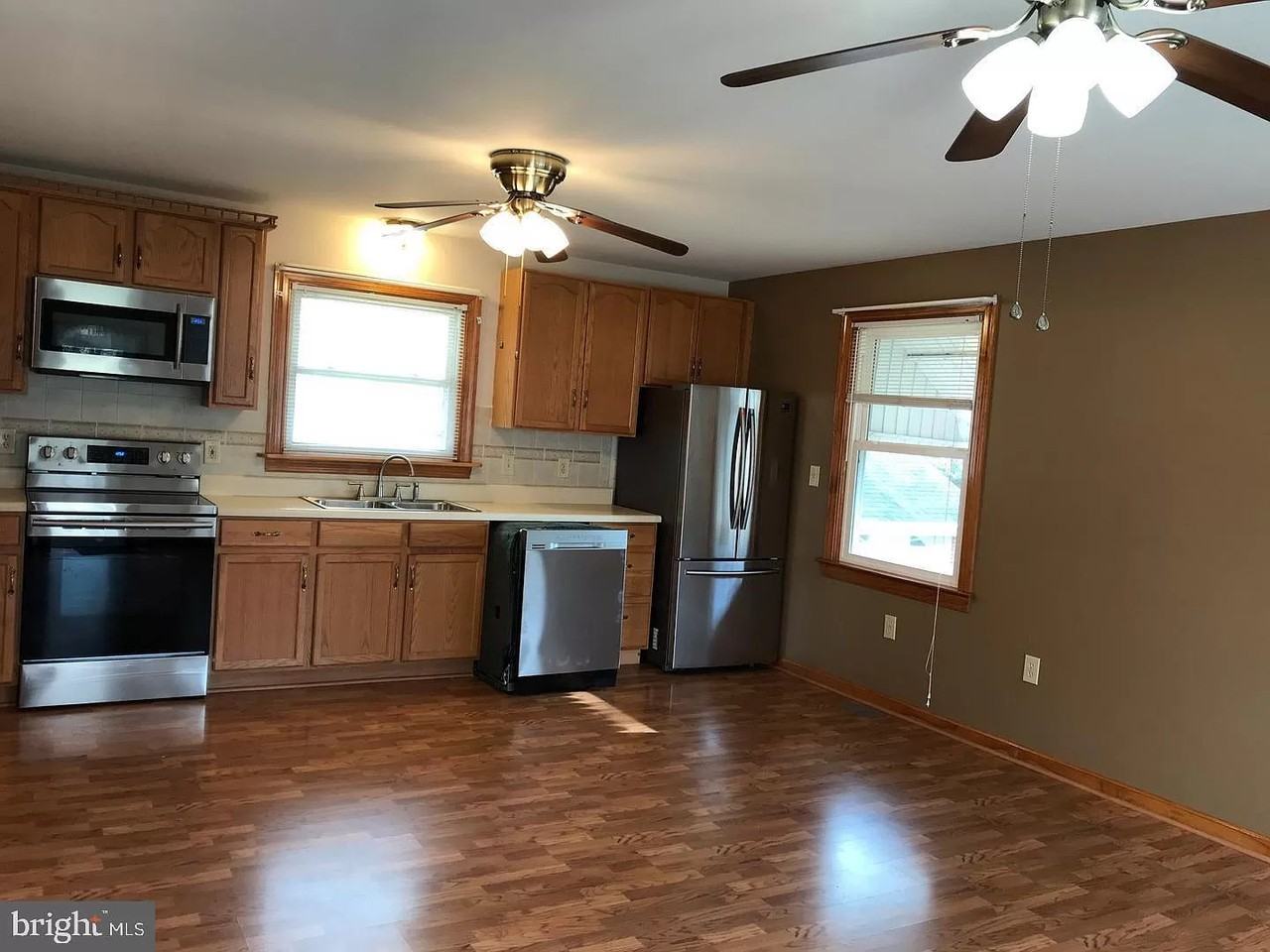 305 Phillips St #NA - Photo 3 of 7