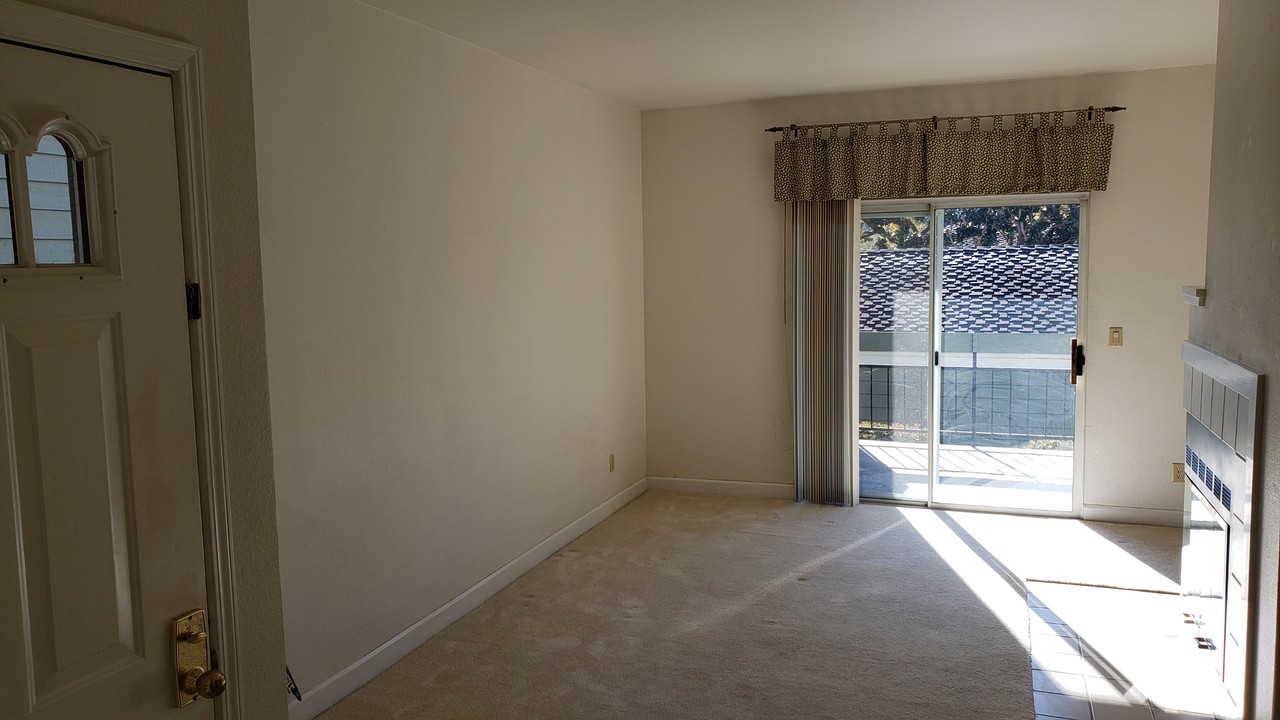 7520 Canyon Meadow Cir #E - Photo 5 of 36