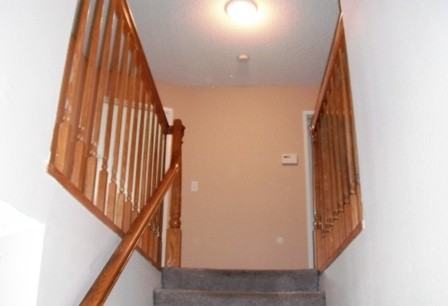 727 Hathaway Ct - Photo 3 of 7