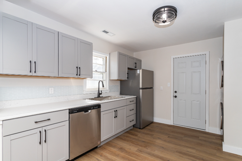 3118 Ellis St - Photo 3 of 17