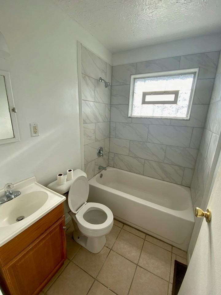 1619 England Ave - Photo 3 of 8
