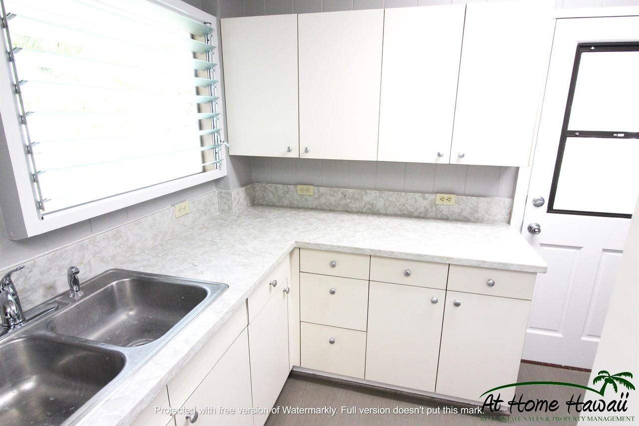 612 Ulumalu St #1 - Photo 4 of 33