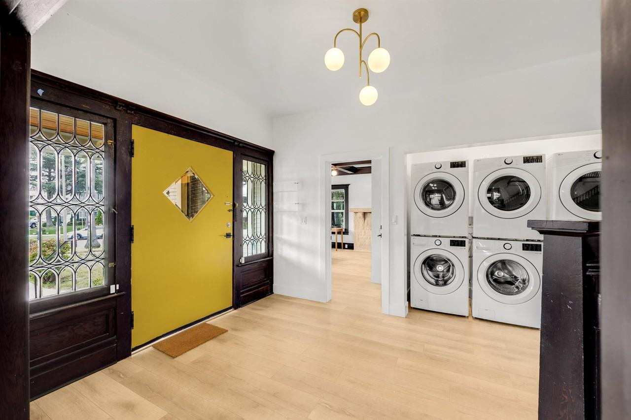 4439 Victoria Park Drive #2E - Photo 4 of 8