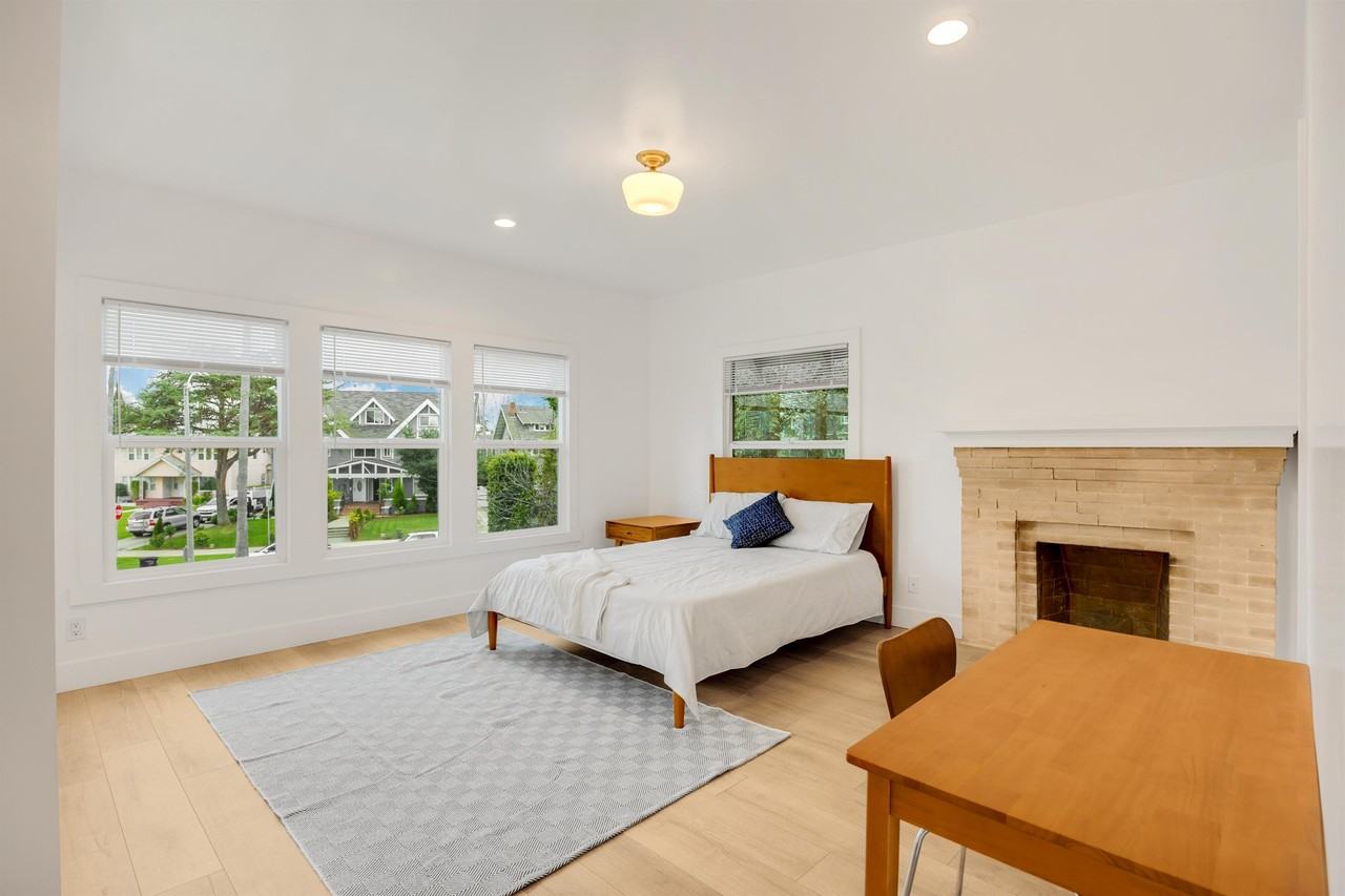 4439 Victoria Park Drive #2E - Photo 7 of 8