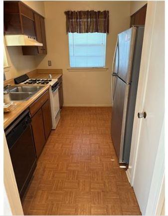 2804 Longwood Dr #C - Photo 5 of 8