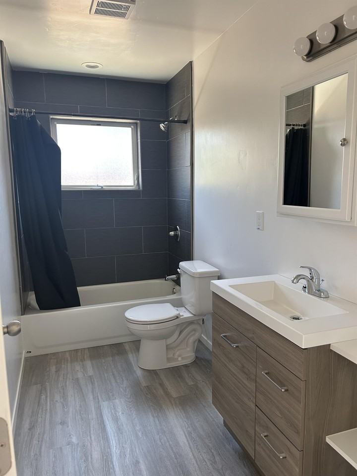 1316A Laurel St - Photo 7 of 8