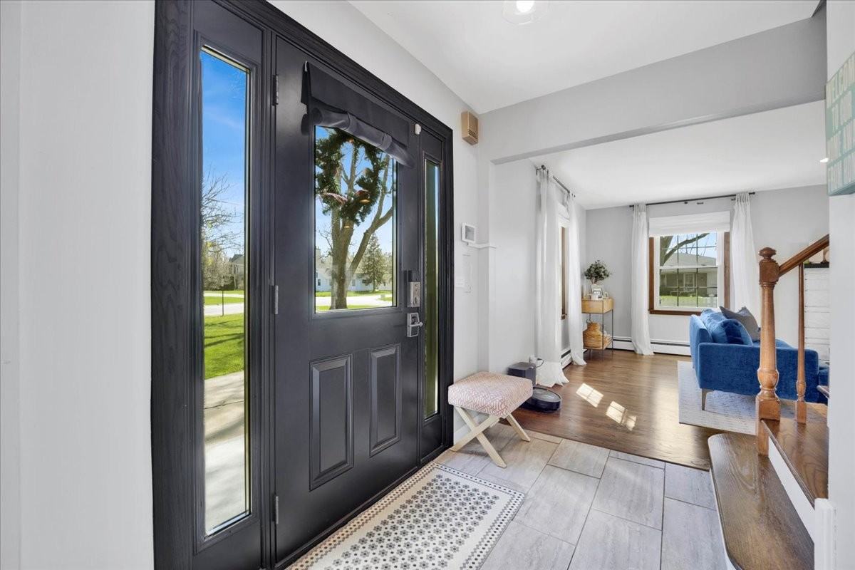 705 Phillippa St - Photo 2 of 34