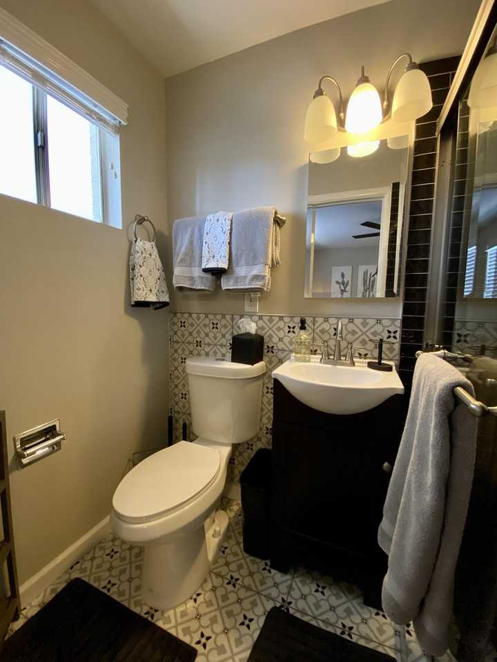 W 14th St - Photo 2 of 11