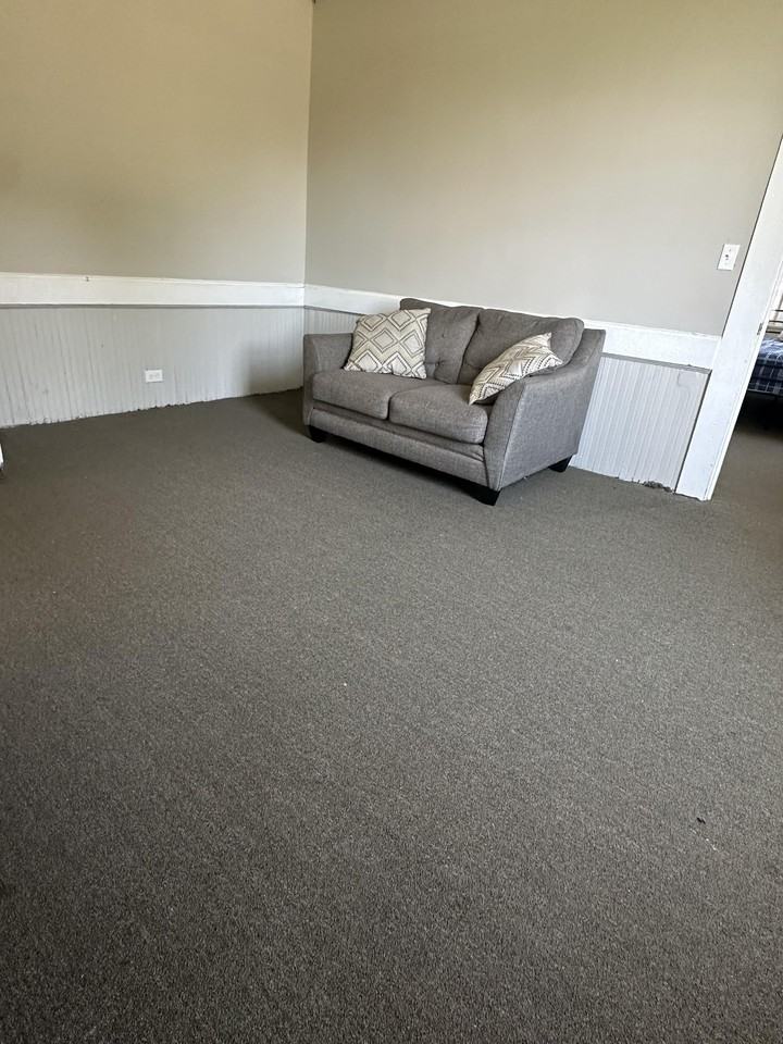 E Lee St - Photo 2 of 7