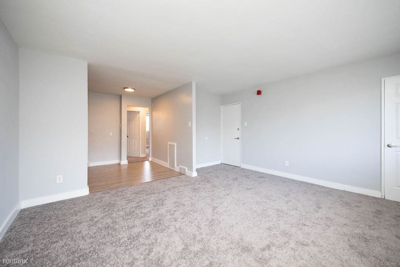 10th Street - Photo 2 of 10