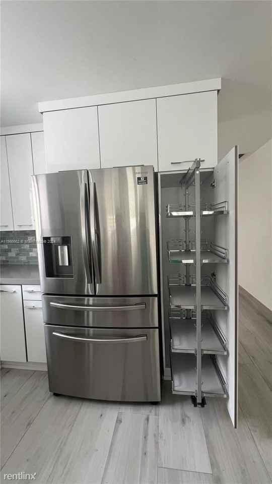 403 Sw 89th Pl - Photo 3 of 9