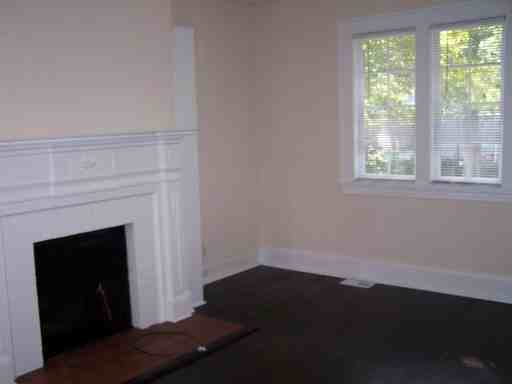 1012 W 5th St - Photo 2 of 9