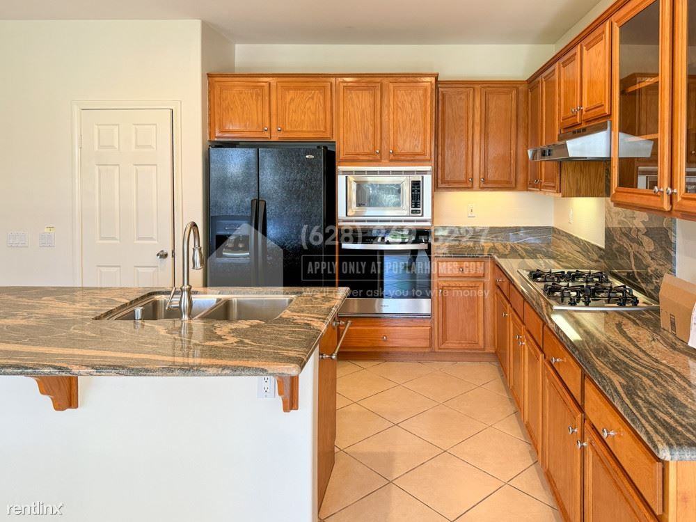 30770 Crystalaire Dr - Photo 2 of 21