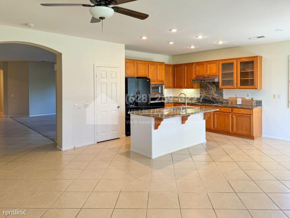 30770 Crystalaire Dr - Photo 3 of 21