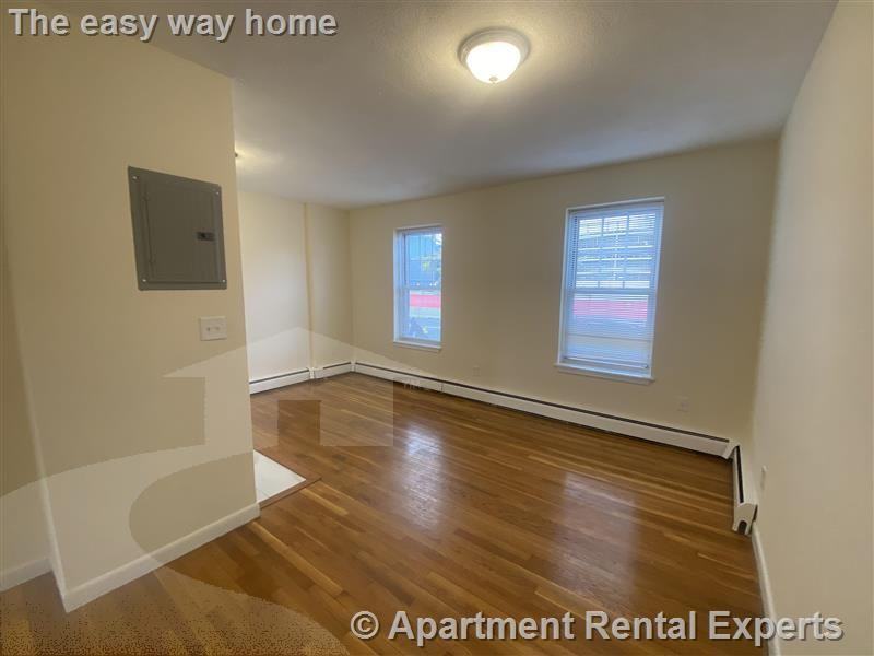 176 N Beacon St #1A - Photo 3 of 7