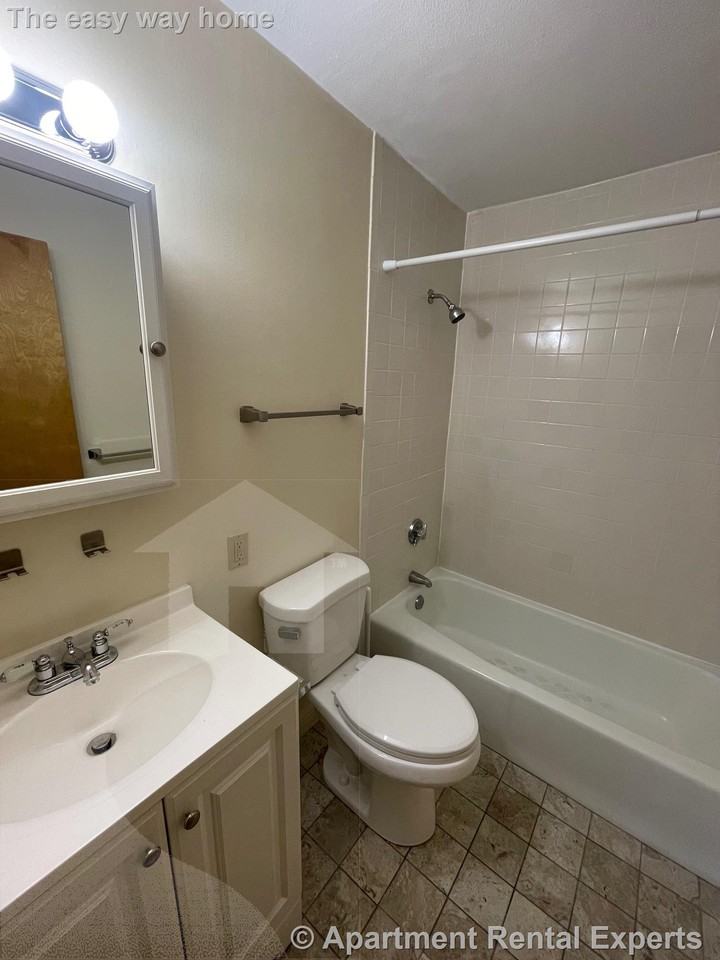 21 Franklin St #6 - Photo 7 of 8