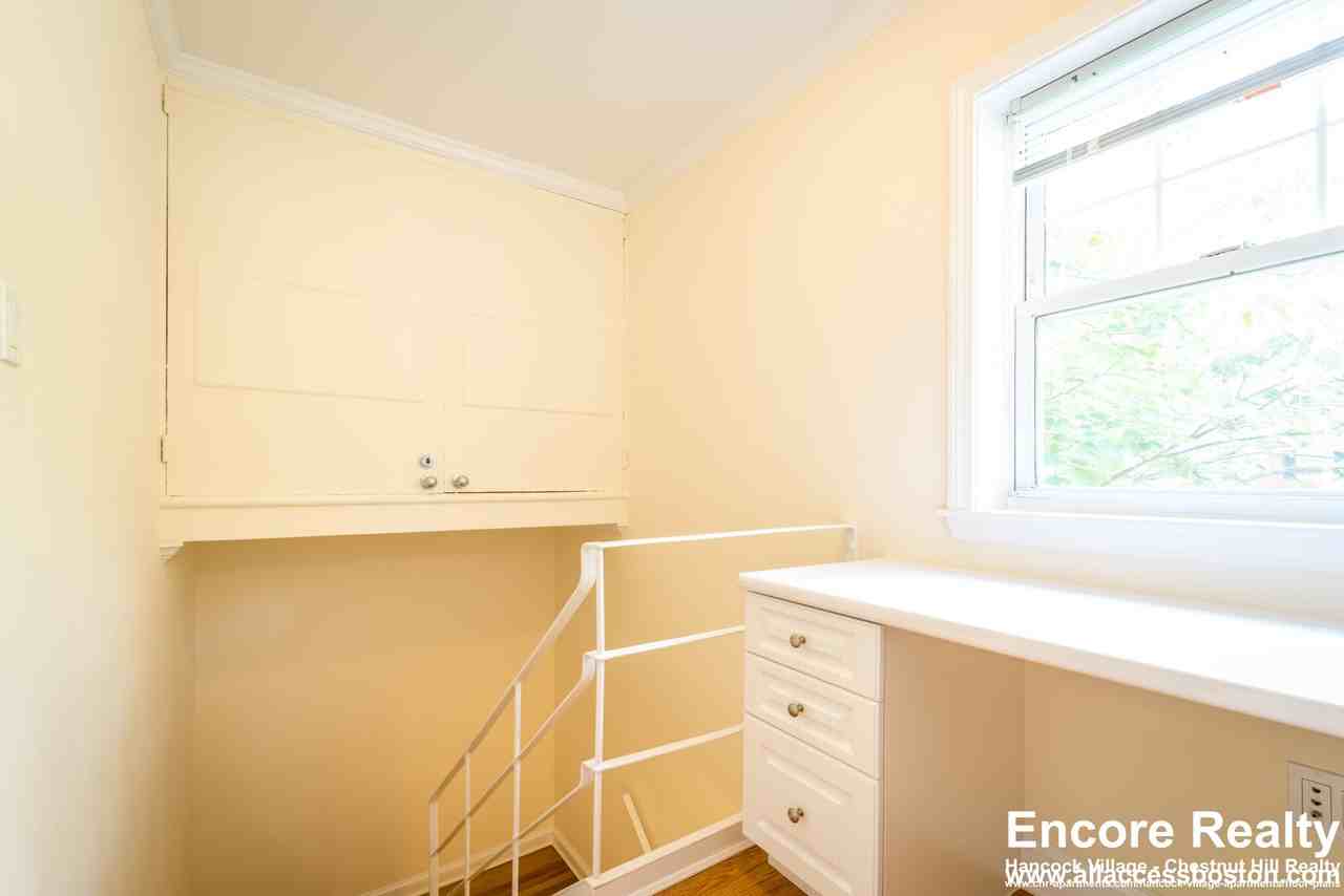 210 Independence Dr - Photo 5 of 9