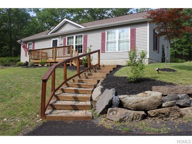 658 Big Pond Rd - Photo 3 of 22