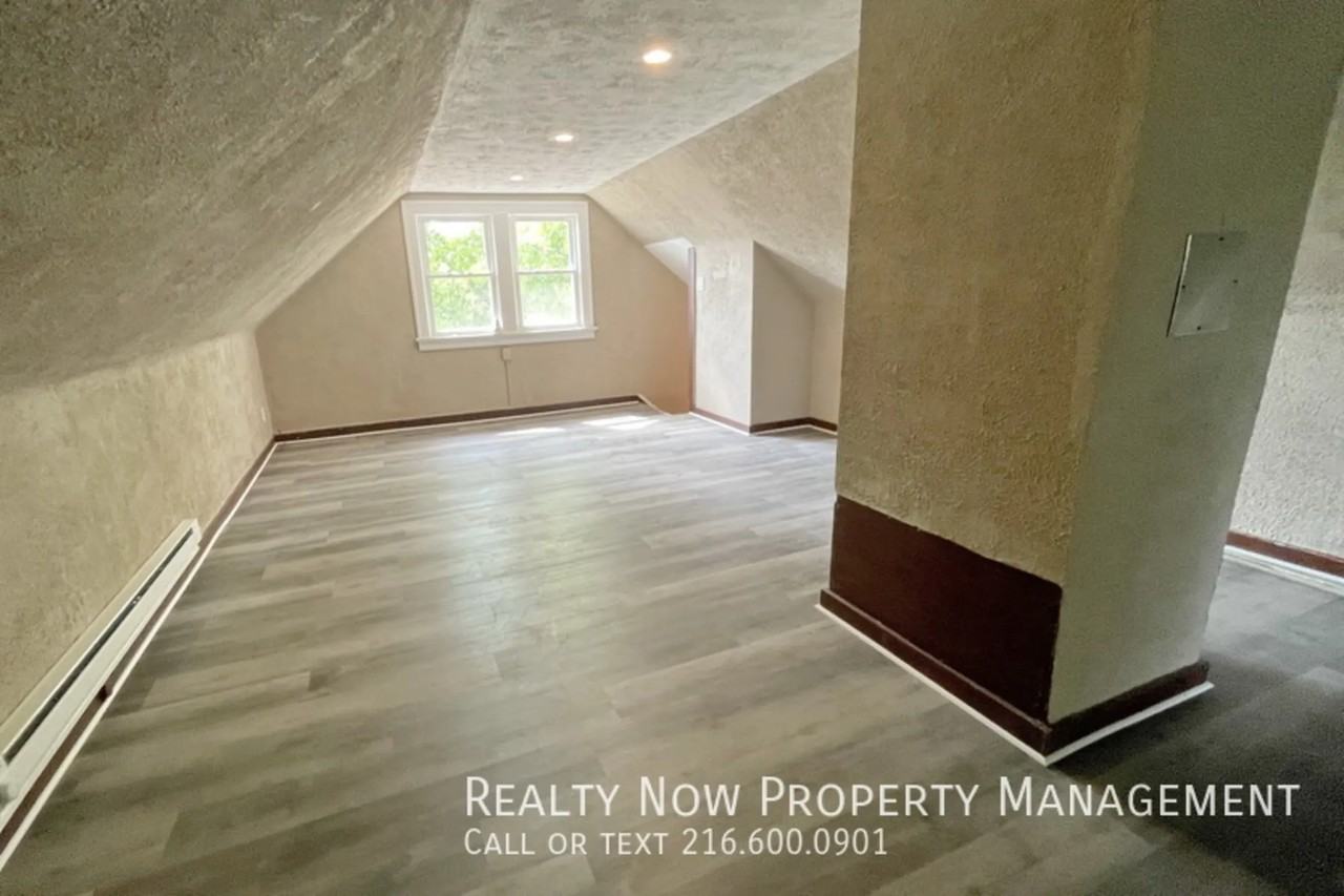 1666 Glenmont Rd Fl 1666glenmont3 - Photo 3 of 15