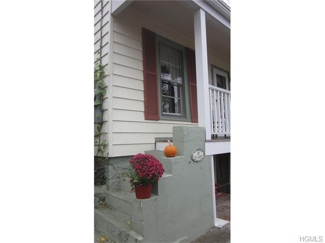 20 Oak St - Photo 3 of 22