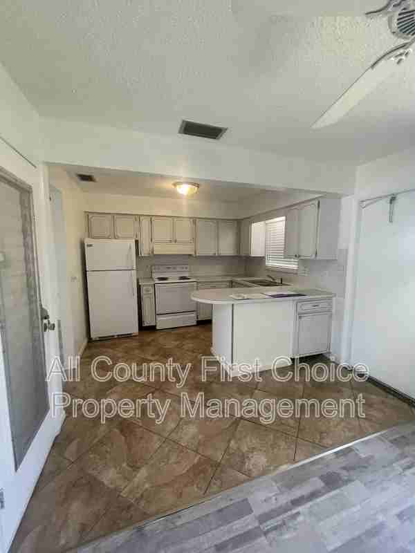 6965 Lafayette N - Photo 3 of 13