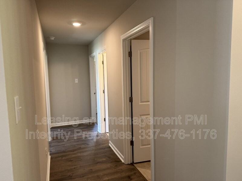 231 S Lakepointe Dr - Photo 3 of 27