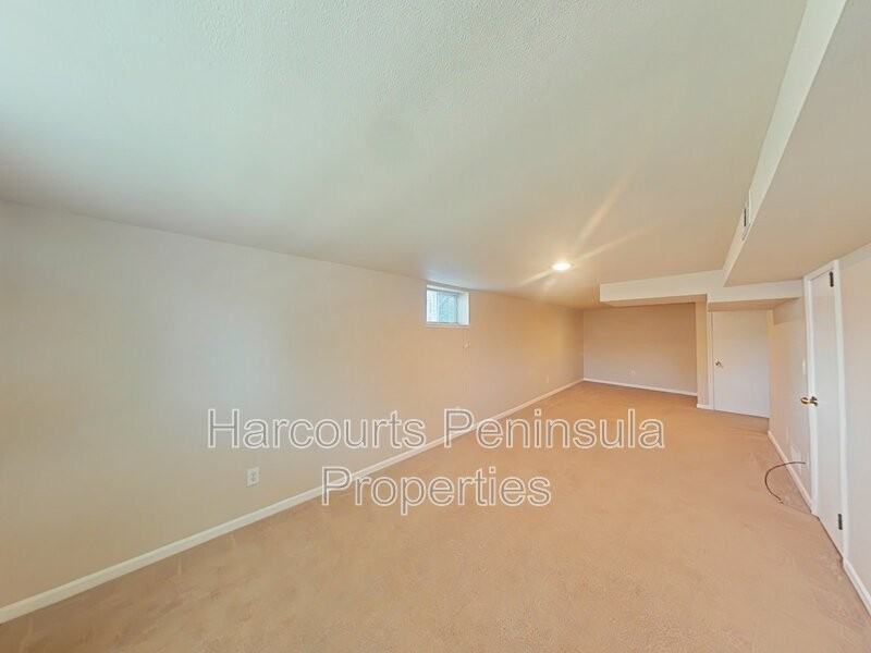 1011 Rainier Ave - Photo 5 of 44