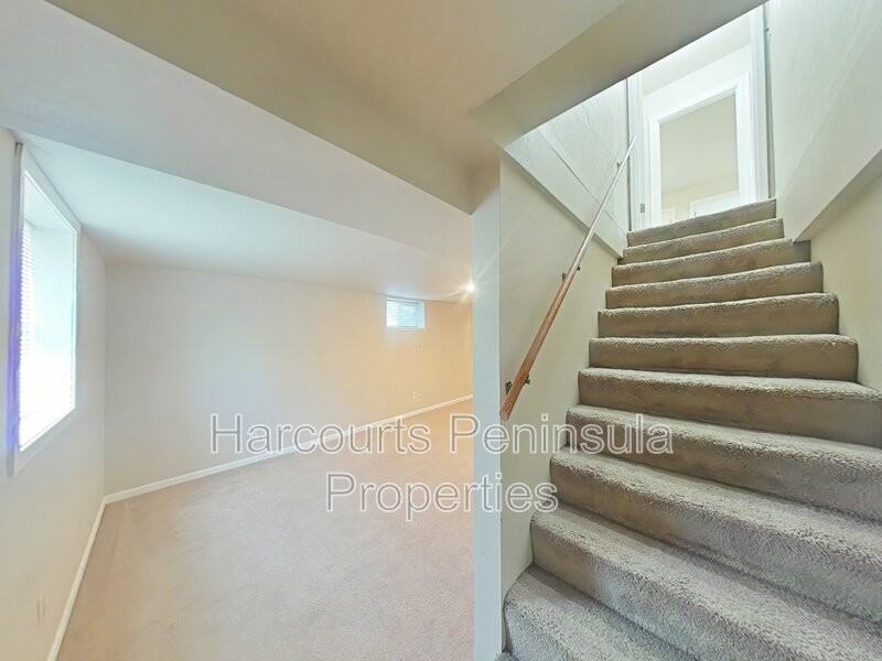 1011 Rainier Ave - Photo 6 of 44