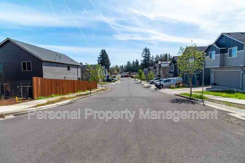 1801 N 20th Ct #B - Photo 3 of 9