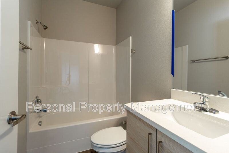 1801 N 20th Ct #B - Photo 7 of 9
