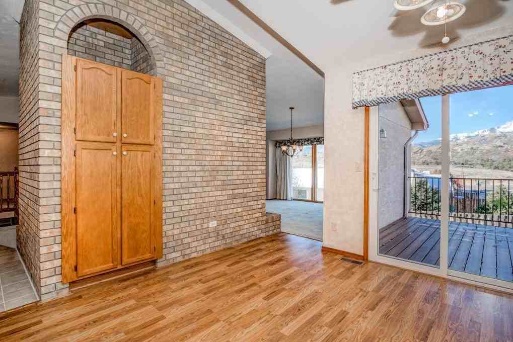 1575 Owl Ridge Dr - Photo 3 of 17