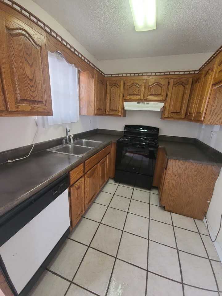 3650 Okaloo Ln - Photo 2 of 15